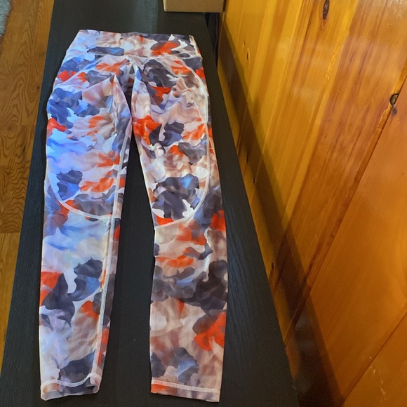 Fabletics leggings - Picture 5 of 8